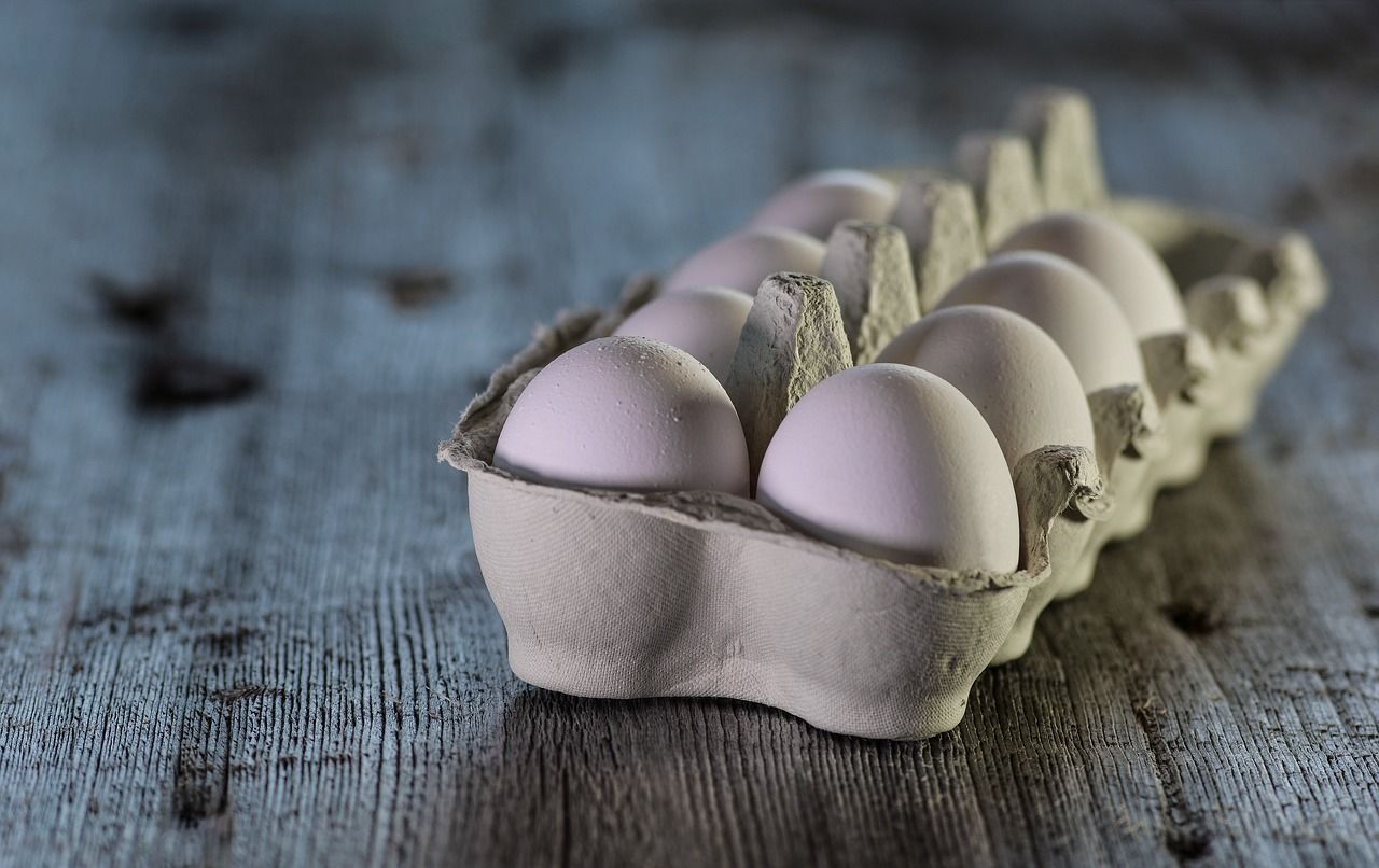 Gotuj bez jajek - sprawdzone metody na zastąpienie tego produktu